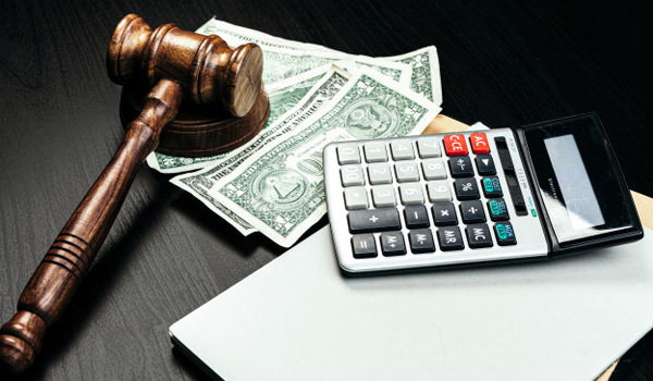 Doanh nghiệp, cá nhân sẽ bị xử phạt hành chính khi khai báo thuế sai. 