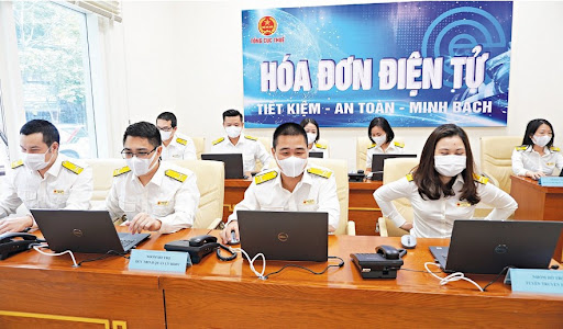 hóa đơn điện tử có mã cơ quan thuế hay không